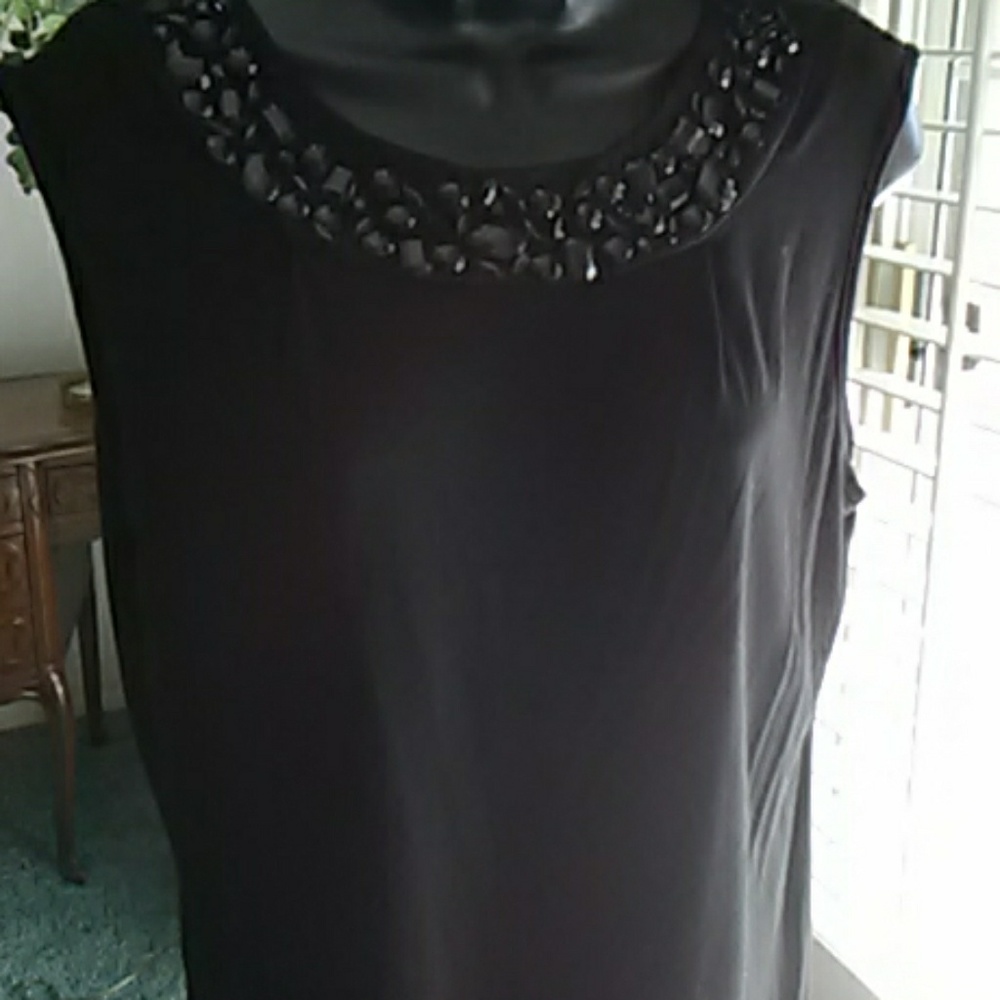 Now$10 Was$15 Top Sleeveless Black size L NWOT